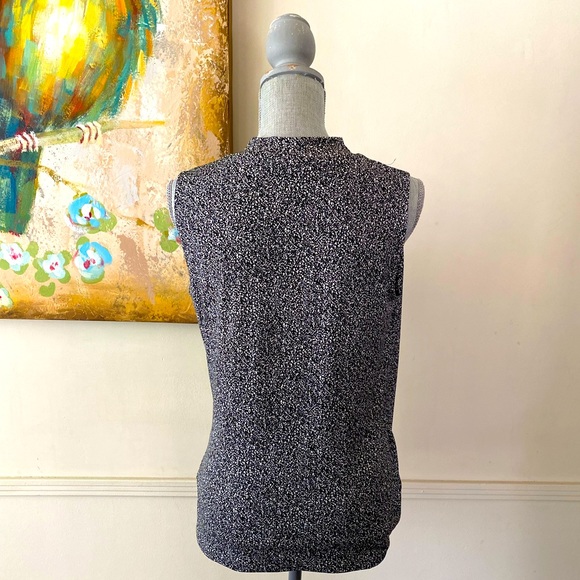 WHITE HOUSE BLACK MARKET WOMEN BLACK & WHITE SLEEVELESS WRAP TOP SIZE SMALL EUC - Picture 4 of 11